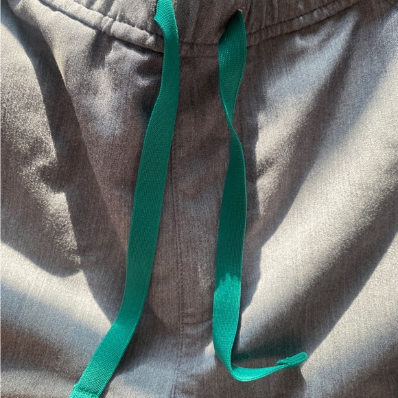 Slightly used Figs Men scrubs technical collection small - Picture 3 of 4